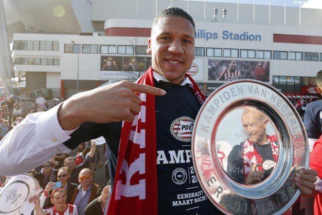 Onderwerp/Subject: PSV - PSV - Eredivisie Reklame:  Club/Team/Country:  Seizoen/Season: 2014/2015 FOTO/PHOTO: Jeffrey BRUMA ( Jeffrey Kevin VAN HOMOET BRUMA ) of PSV celebrating Dutch Championship during ceremony with the Trophy. (Photo by PICS UNITED) Trefwoorden/Keywords:  #02 #09 #24 $38 ±1429451986400 Photo- & Copyrights © PICS UNITED  P.O. Box 7164 - 5605 BE  EINDHOVEN (THE NETHERLANDS)  Phone +31 (0)40 296 28 00  Fax +31 (0) 40 248 47 43  http://www.pics-united.com  e-mail : sales@pics-united.com (If you would like to raise any issues regarding any aspects of products / service of PICS UNITED) or  e-mail : sales@pics-united.com    ATTENTIE:  Publicatie ook bij aanbieding door derden is slechts toegestaan na verkregen toestemming van Pics United.  VOLLEDIGE NAAMSVERMELDING IS VERPLICHT! (© PICS UNITED/Naam Fotograaf, zie veld 4 van de bestandsinfo 'credits')  ATTENTION:   © Pics United. Reproduction/publication of this photo by any parties is only permitted after authorisation is sought and obtained from  PICS UNITED- THE NETHERLANDS